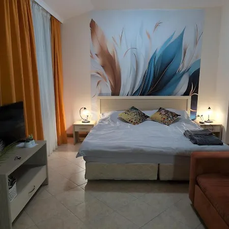 Modern Apartment, Pool Mountain Views Terace Sea