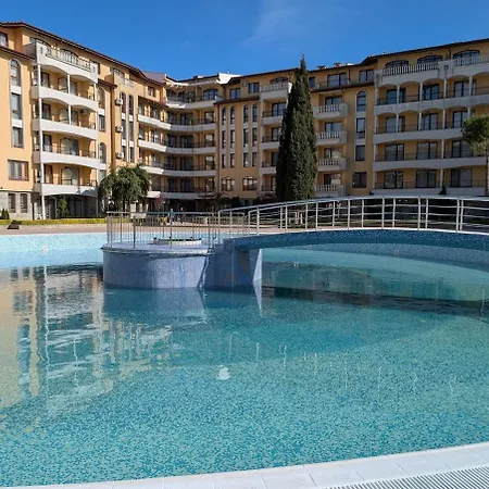 Modern Apartment, Pool Mountain Views Terace Sea 써니비치