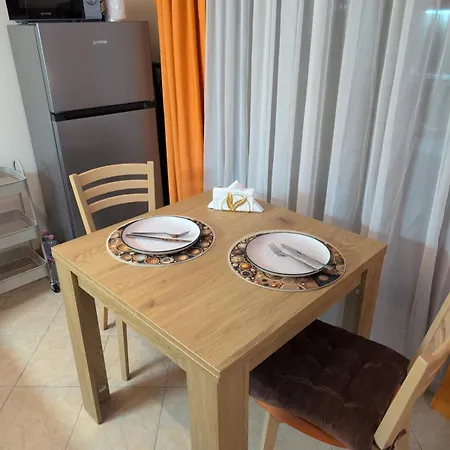 Modern Apartment, Pool Mountain Views Terace Sea 아파트